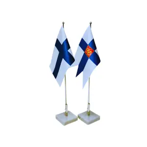 Kaksi pöytälippua jalustalla