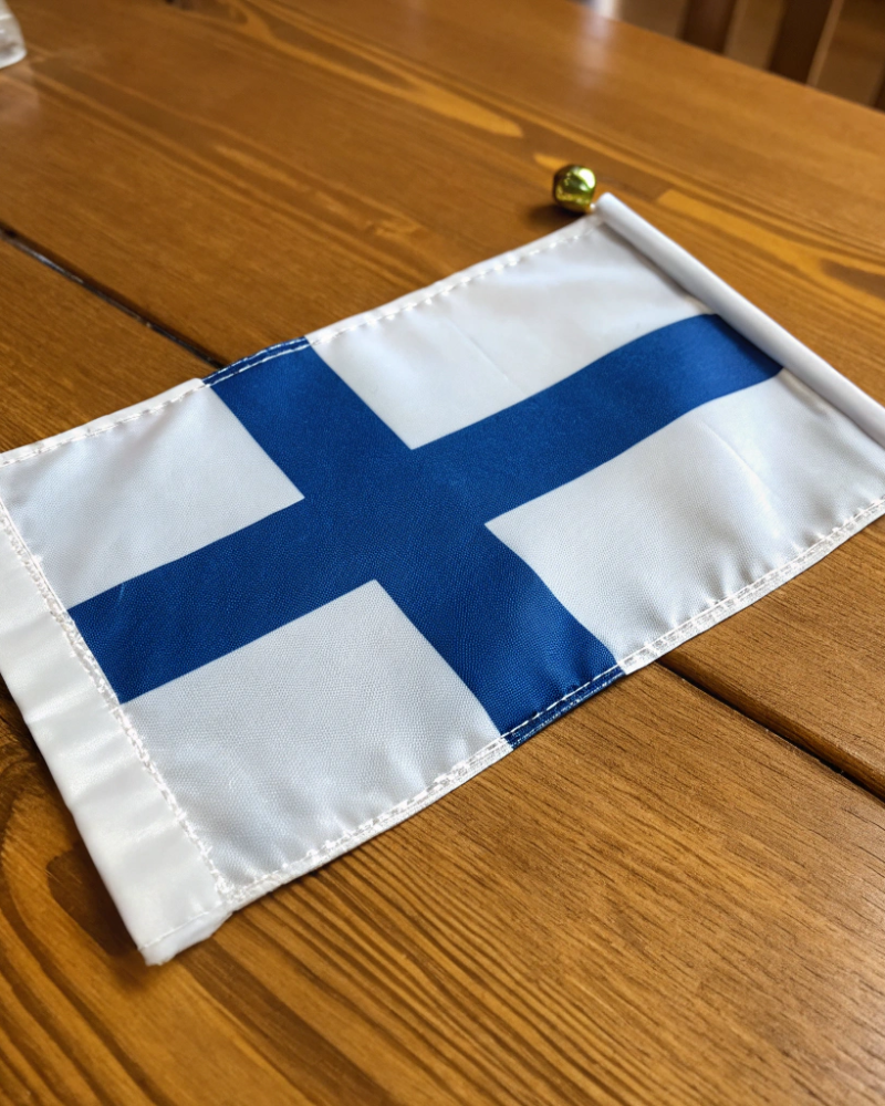 small-finnish-mast-flag